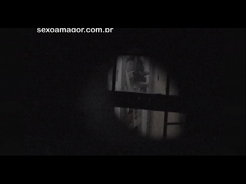 ❤️ Lourinho é filmado secretamente por um voyeur de bairro escondido atrás de tijolos ocos Porno real vídeo em nós pt.fullpornercom.ru ❌❤